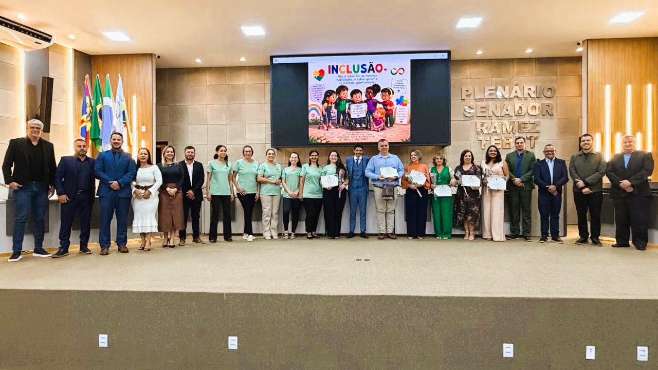 13ª Sessão é marcada com homenagens e votação de importantes proposições  