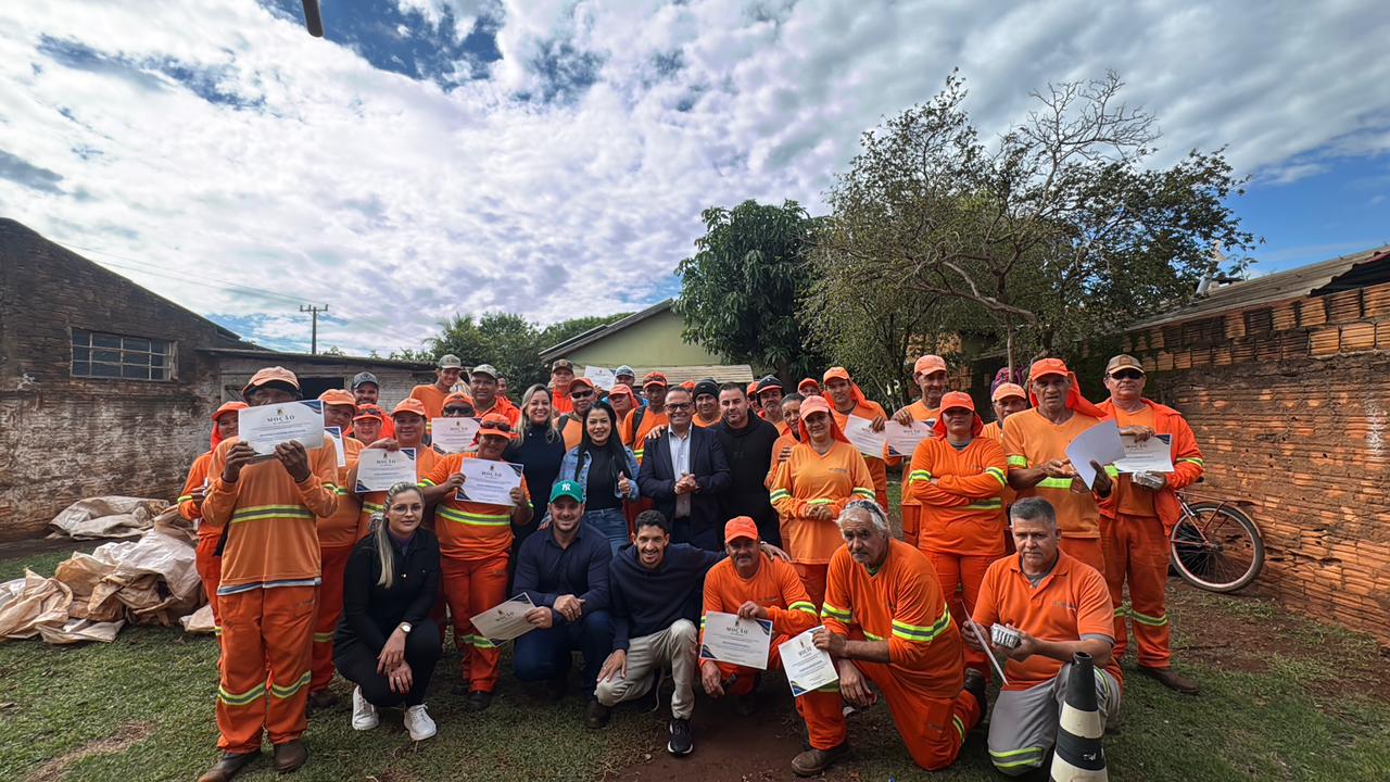 Homenagem na Câmara valoriza trabalho dos garis em Rio Brilhante